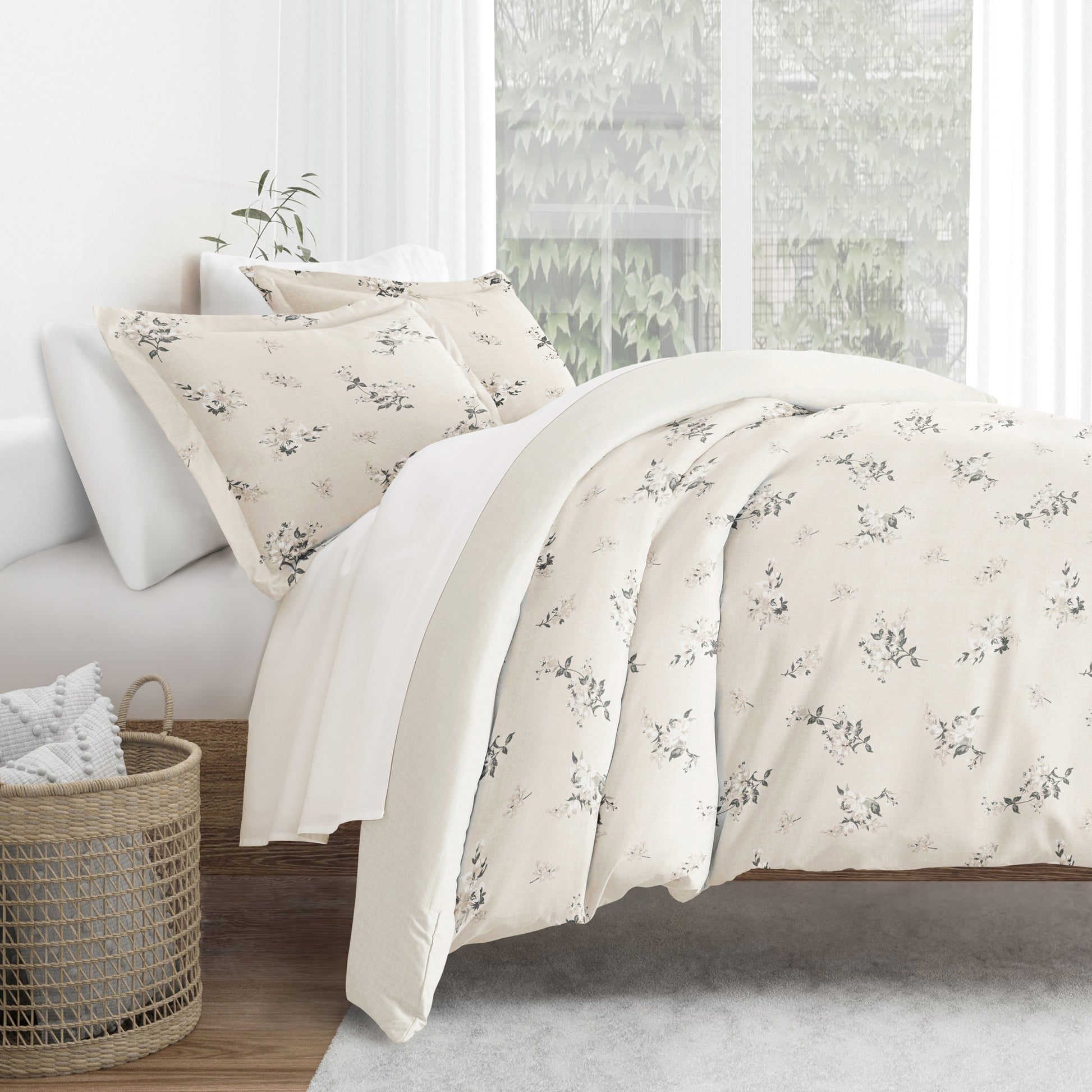 Delicate Floral Ivory